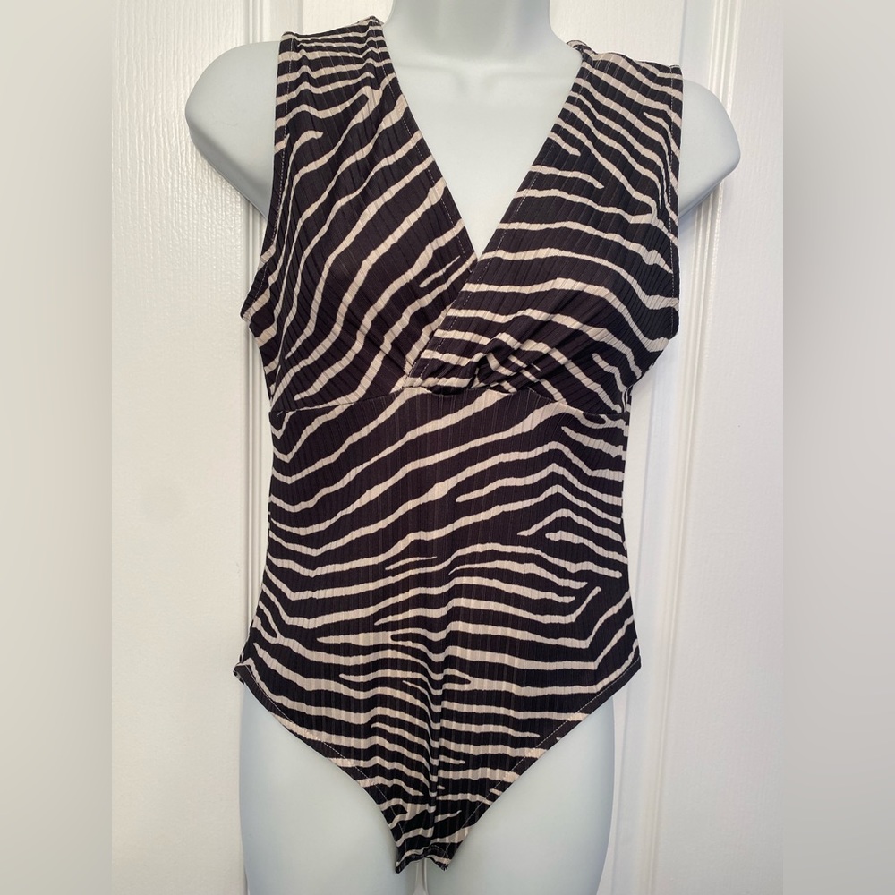 H&M Leopard body suit